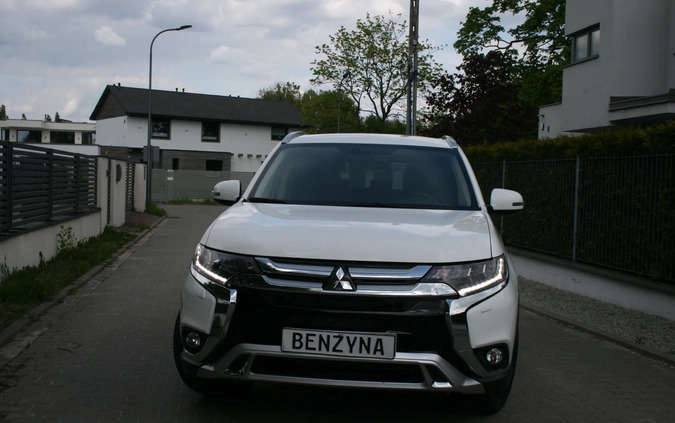 Mitsubishi Outlander cena 81500 przebieg: 50000, rok produkcji 2020 z Warszawa małe 631